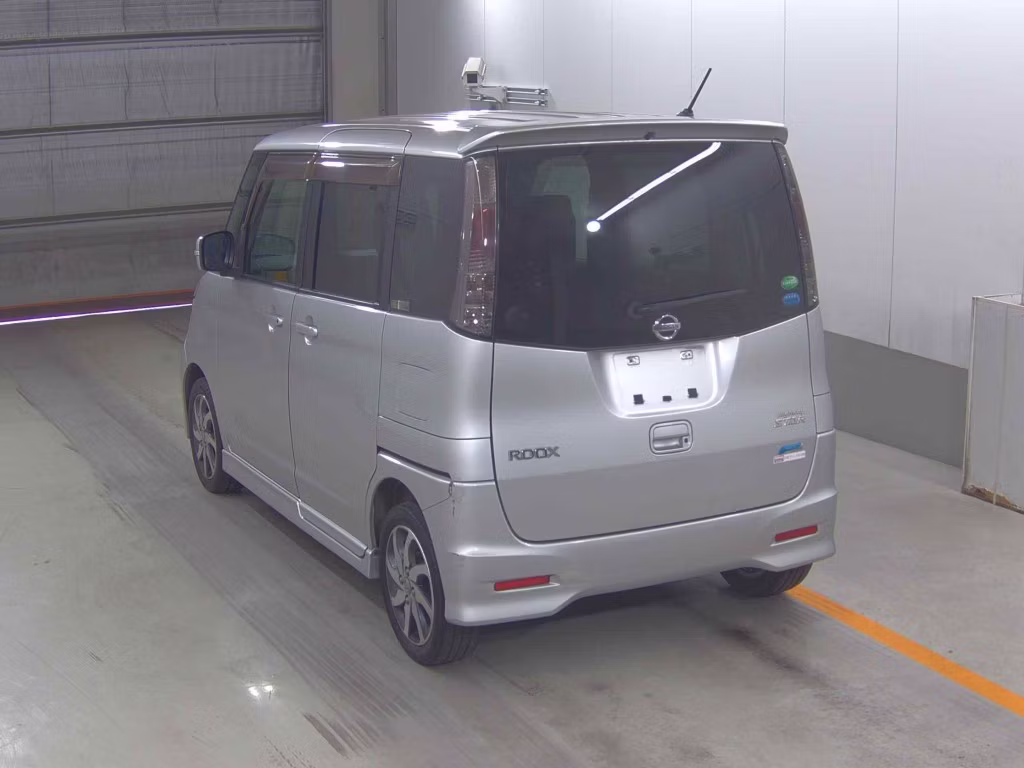 NISSAN ROOX