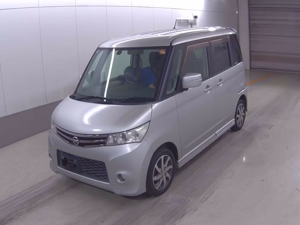 NISSAN ROOX