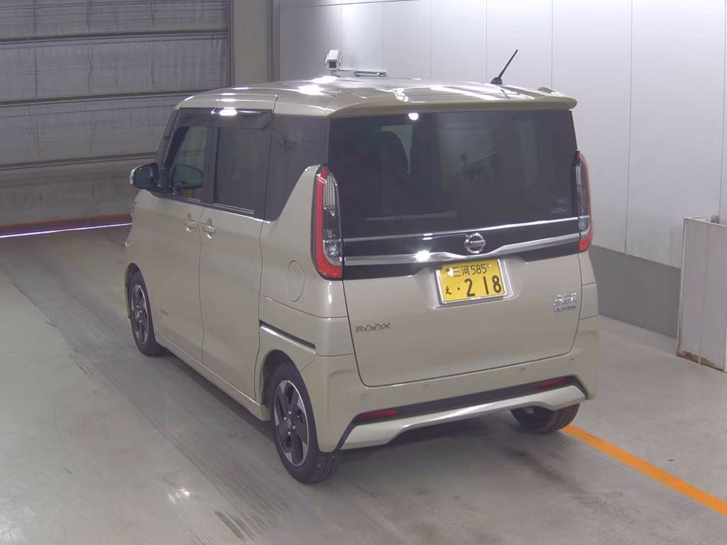 NISSAN ROOX