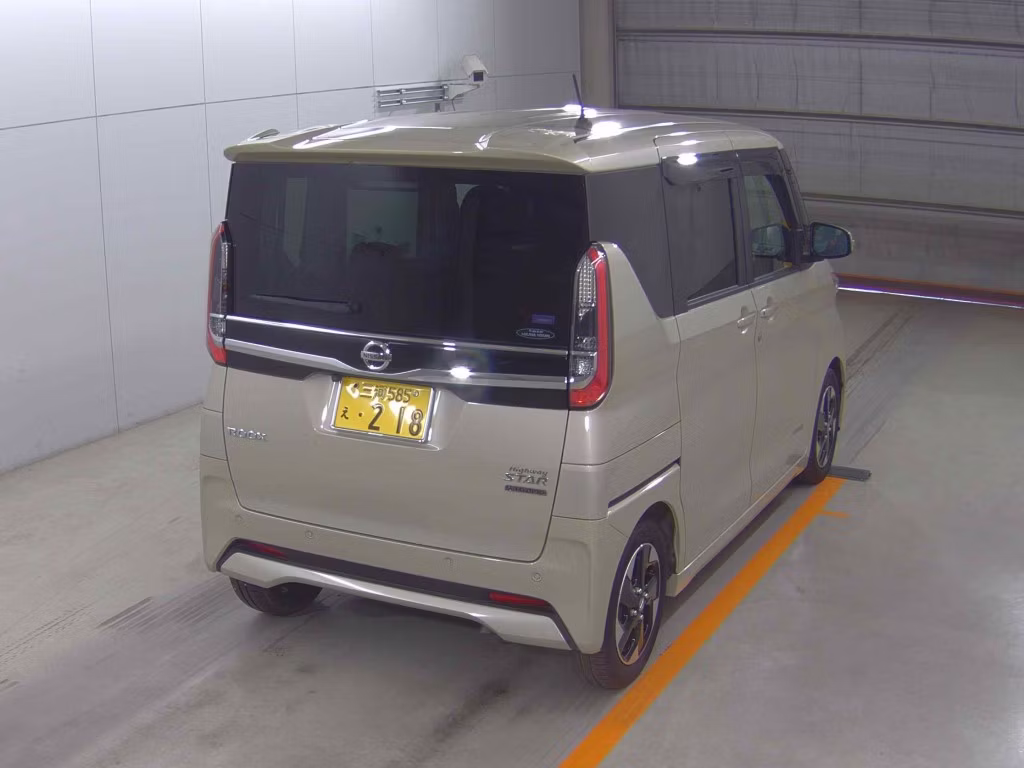 NISSAN ROOX