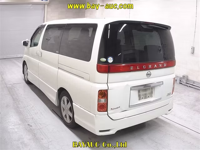 NISSAN ELGRAND