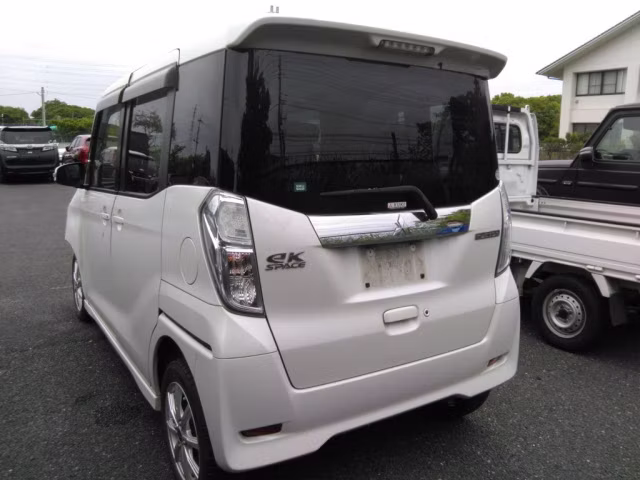 MITSUBISHI EK SPACE