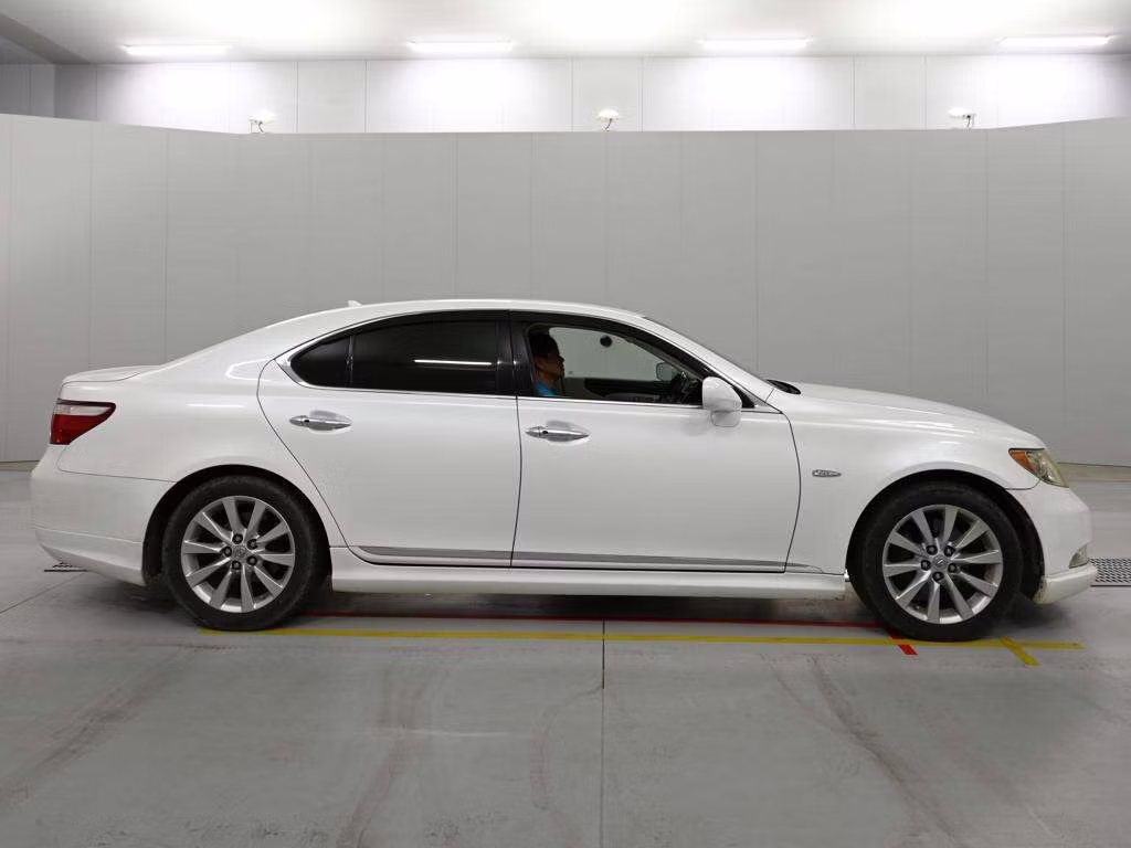 LEXUS LS460