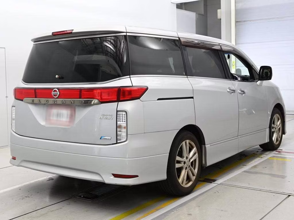 NISSAN ELGRAND