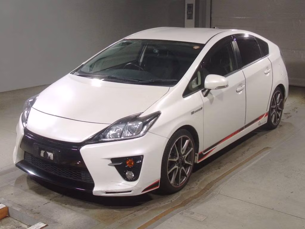 TOYOTA PRIUS