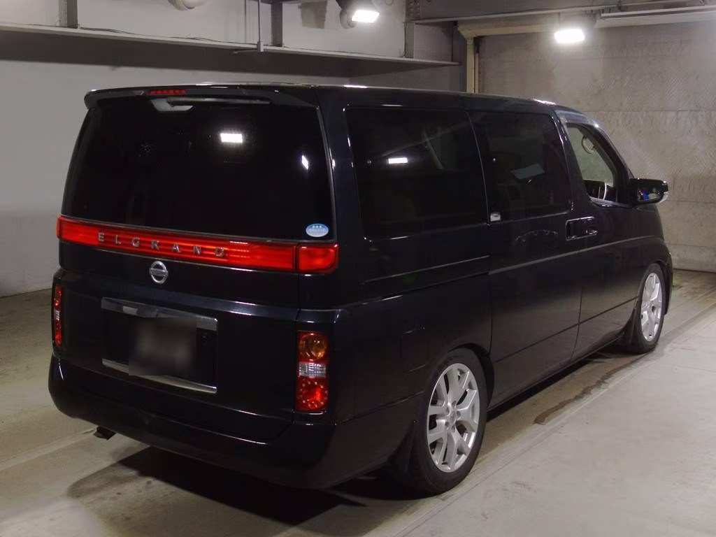 NISSAN ELGRAND