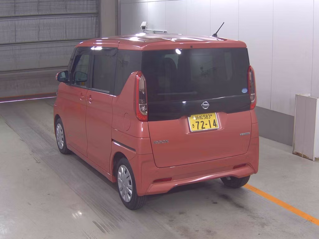 NISSAN ROOX