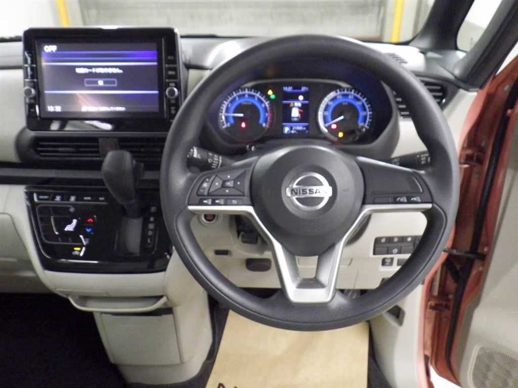 NISSAN ROOX