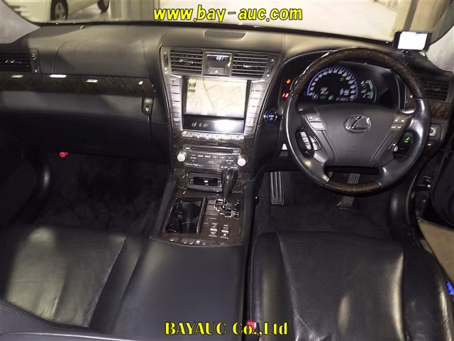 LEXUS LS600H