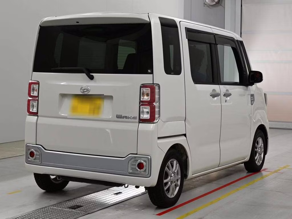 DAIHATSU WAKE