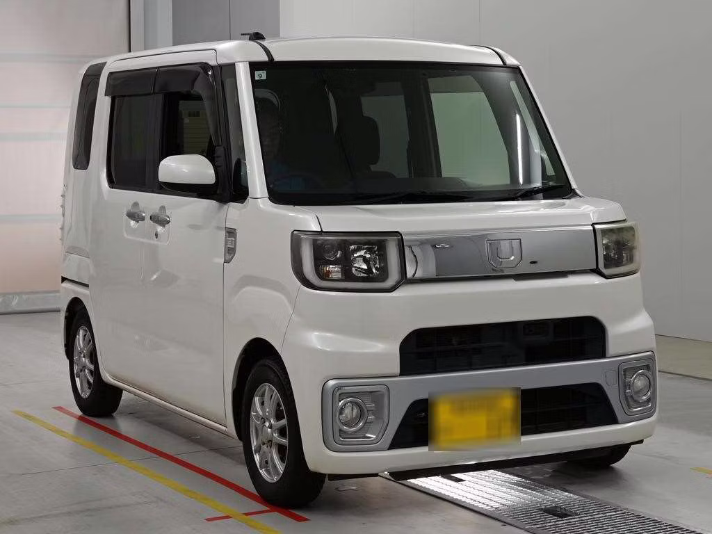 DAIHATSU WAKE