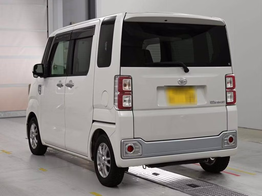 DAIHATSU WAKE