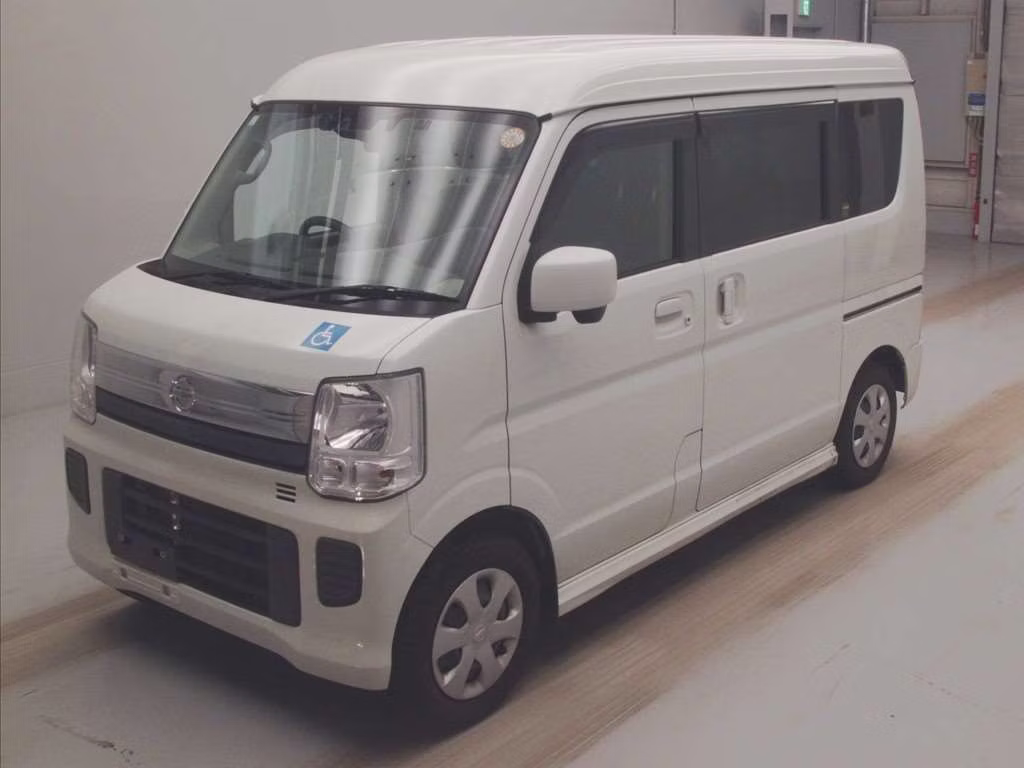 NISSAN NV100 CLIPPER