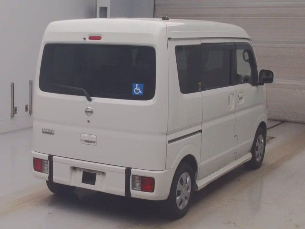 NISSAN NV100 CLIPPER