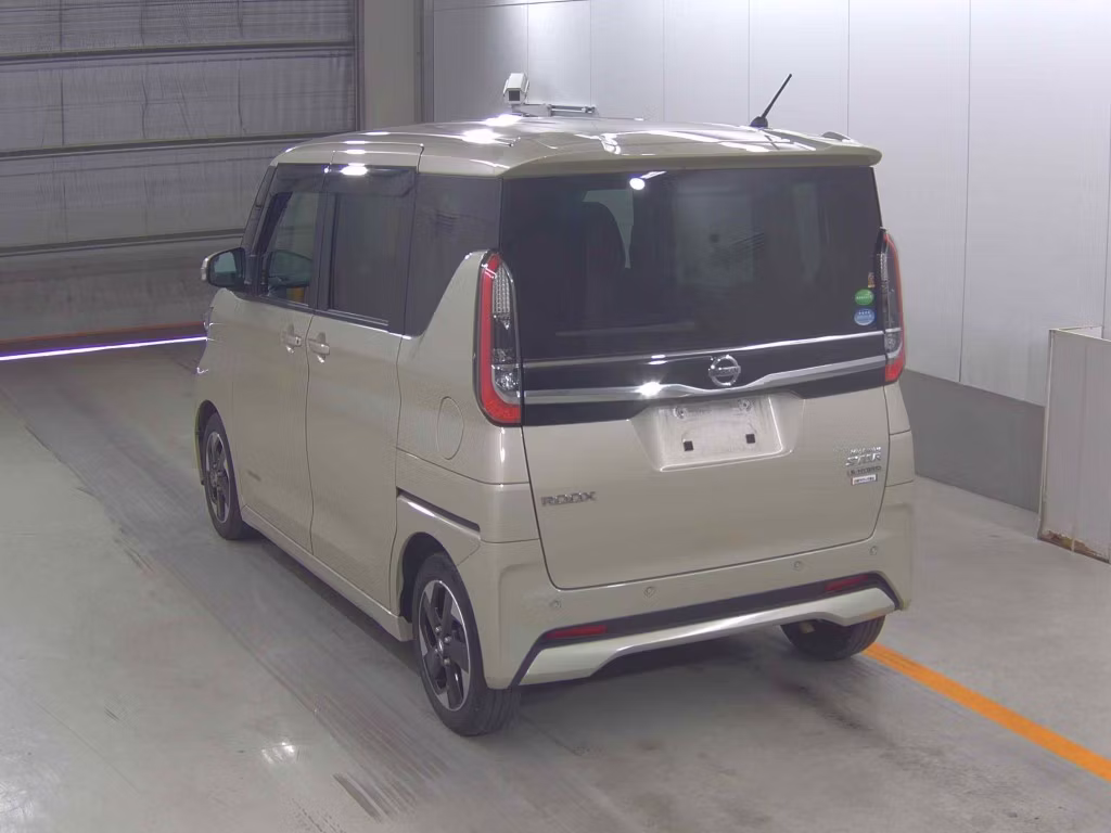 NISSAN ROOX