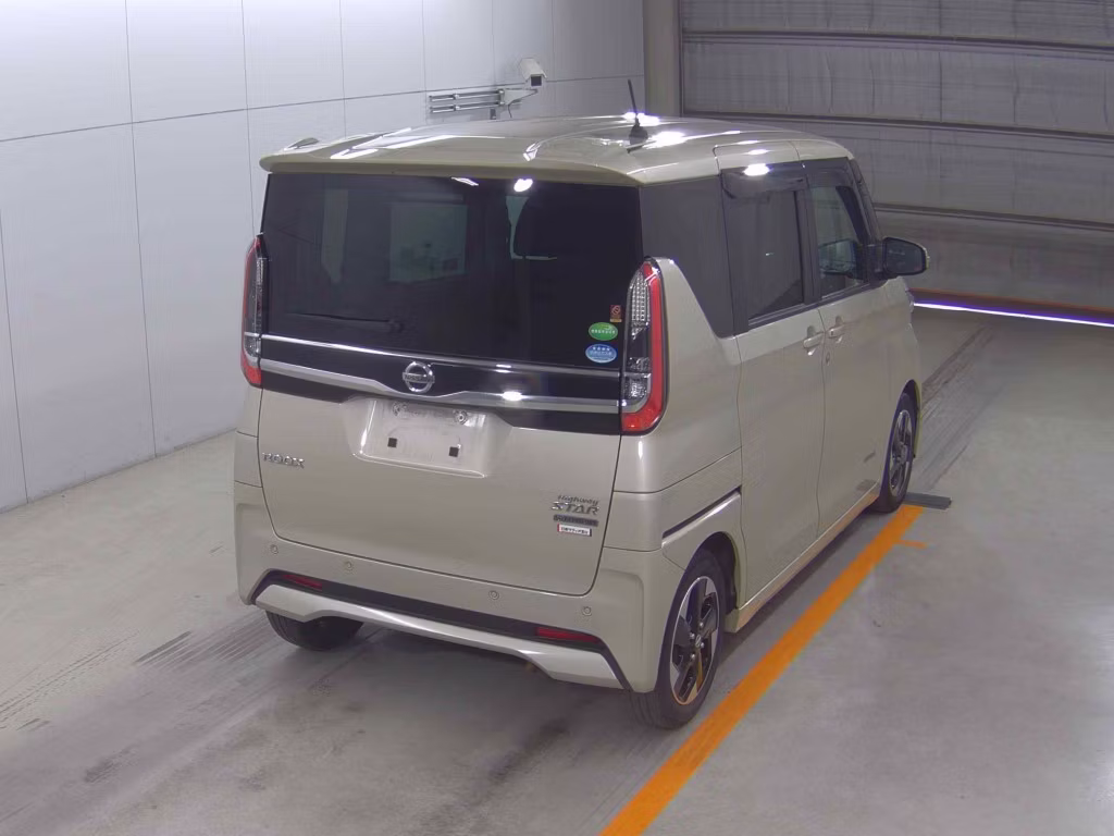 NISSAN ROOX
