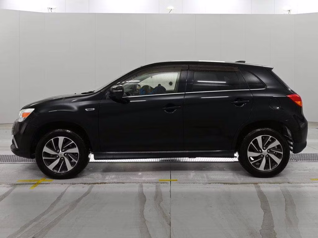 MITSUBISHI RVR