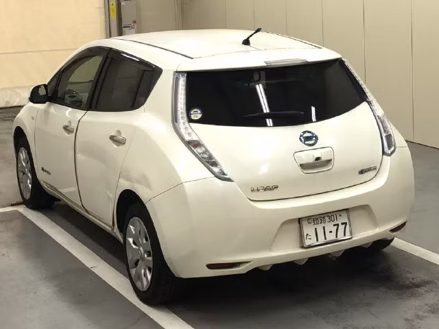 NISSAN LEAF