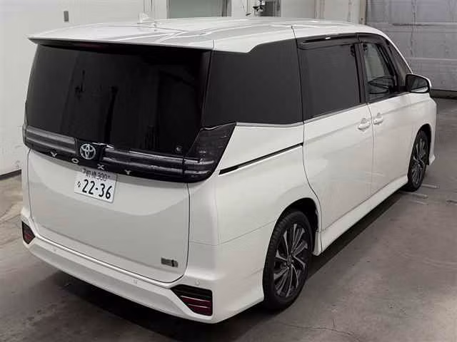 TOYOTA VOXY