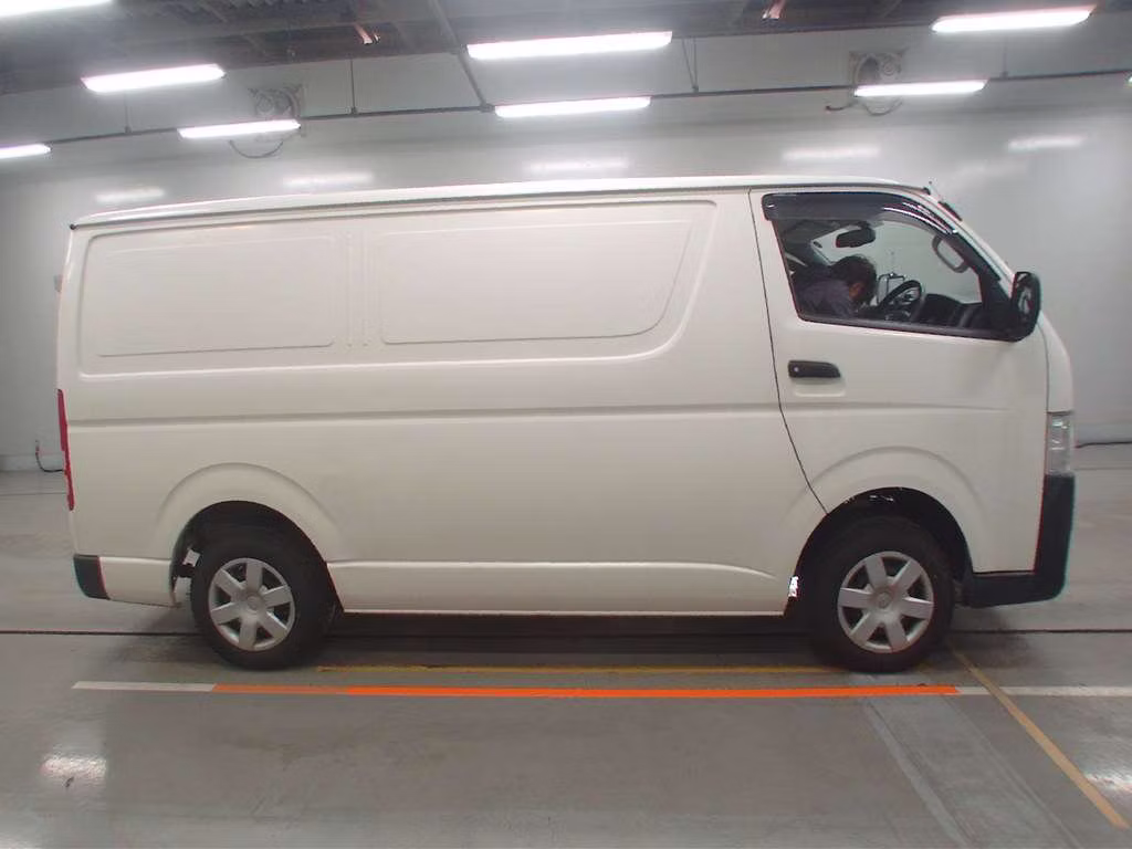 TOYOTA REGIUS ACE
