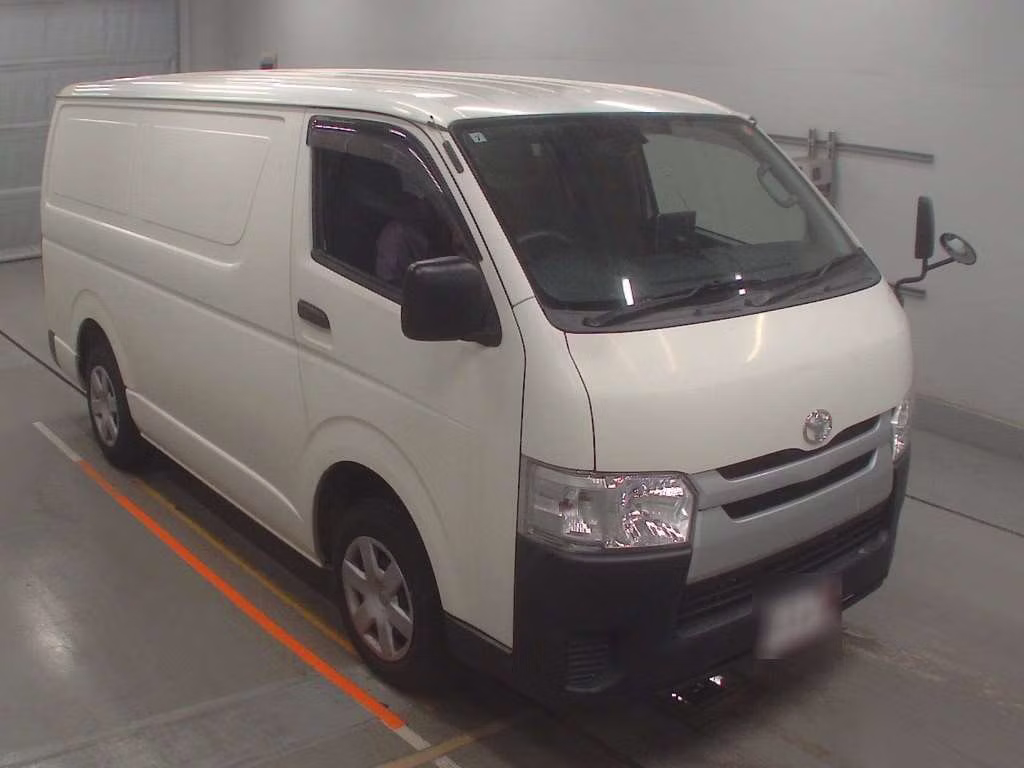 TOYOTA REGIUS ACE