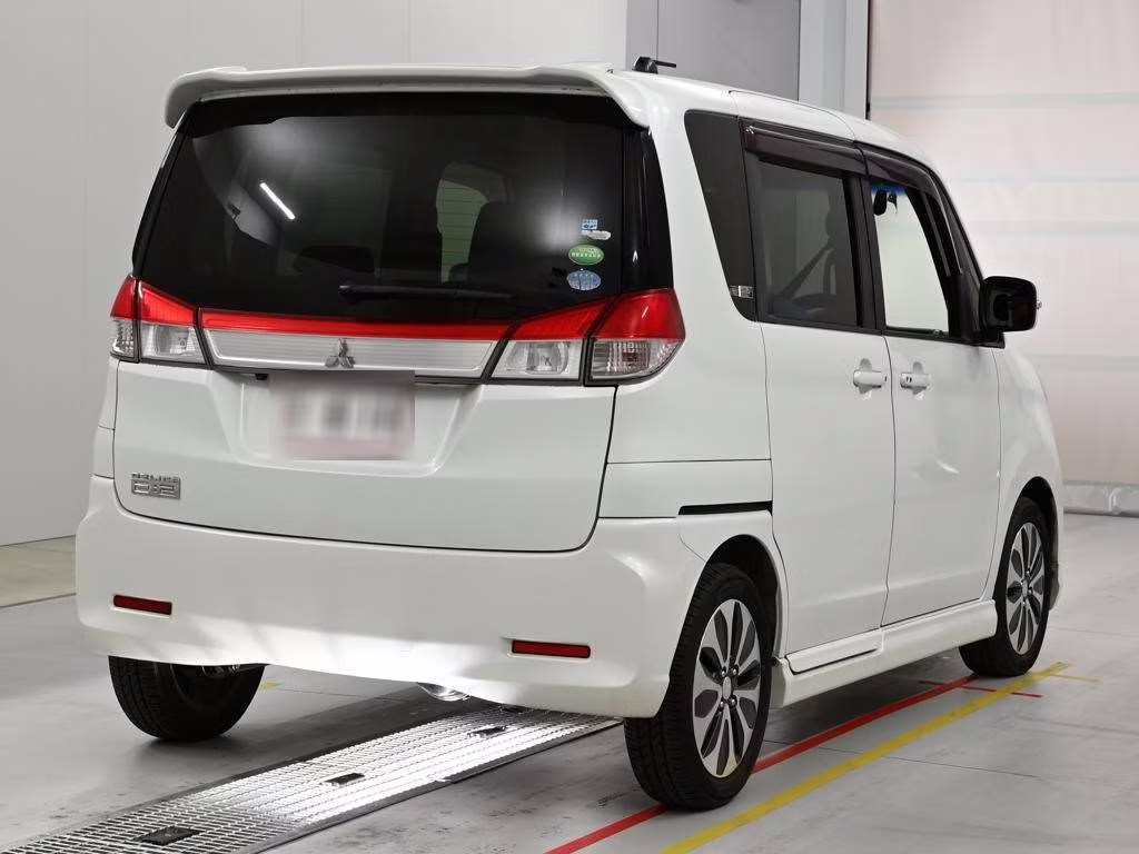 MITSUBISHI DELICA D:2