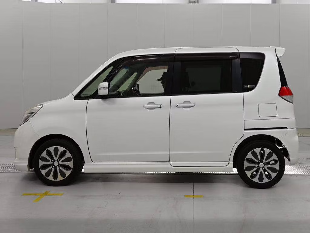 MITSUBISHI DELICA D:2