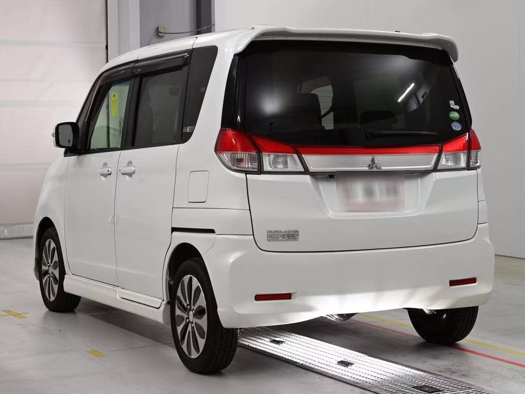 MITSUBISHI DELICA D:2