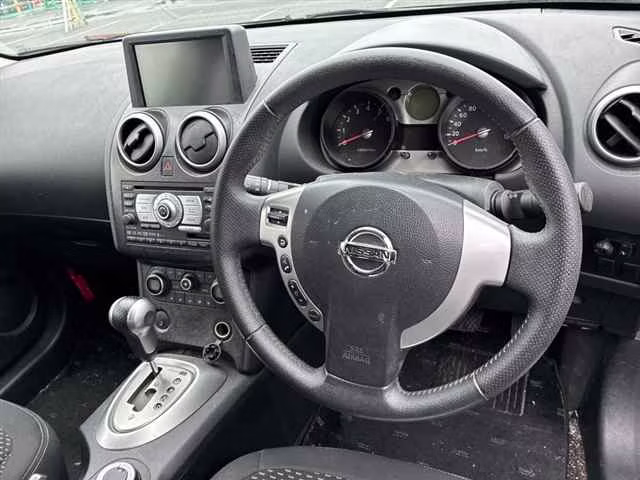 NISSAN DUALIS