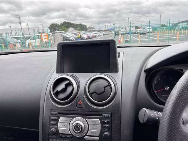 NISSAN DUALIS