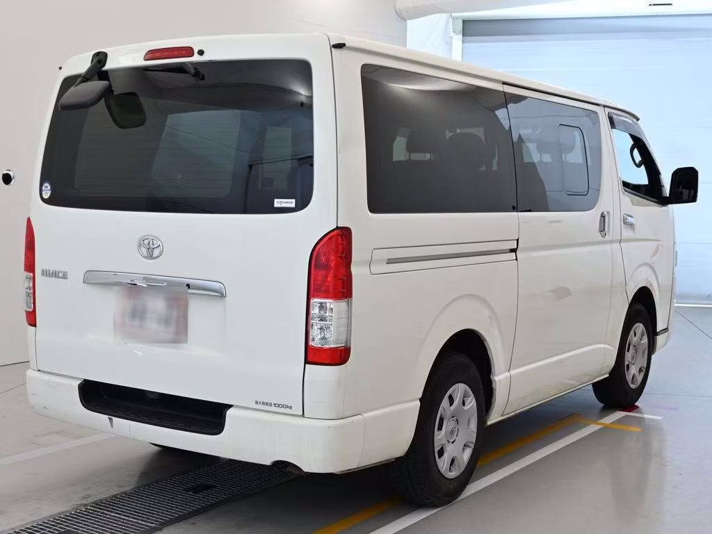 TOYOTA REGIUS ACE