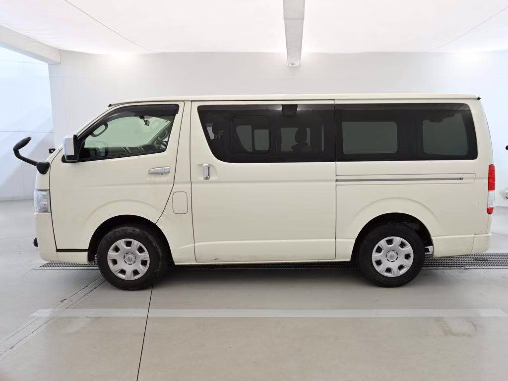 TOYOTA REGIUS ACE