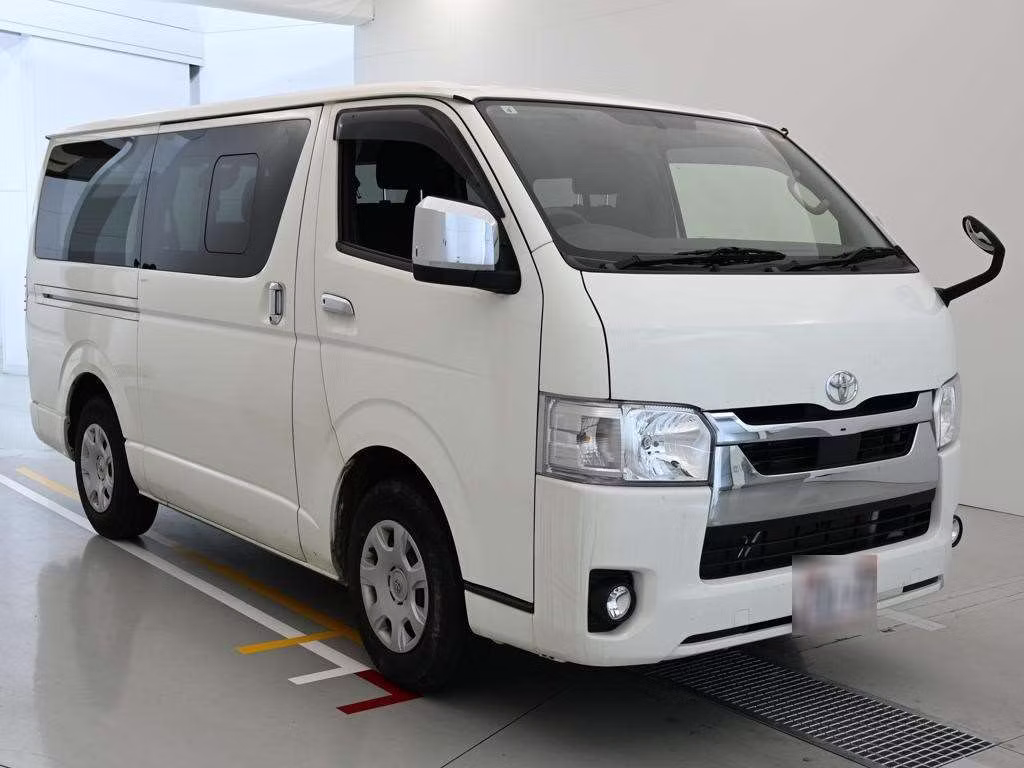 TOYOTA REGIUS ACE