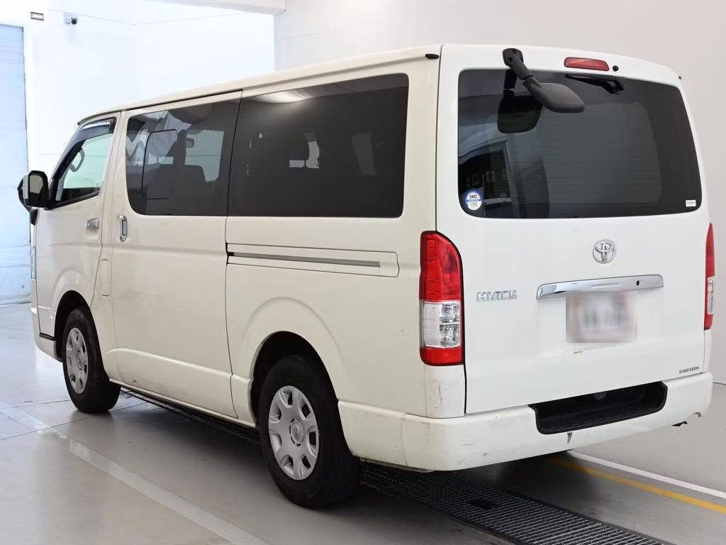 TOYOTA REGIUS ACE