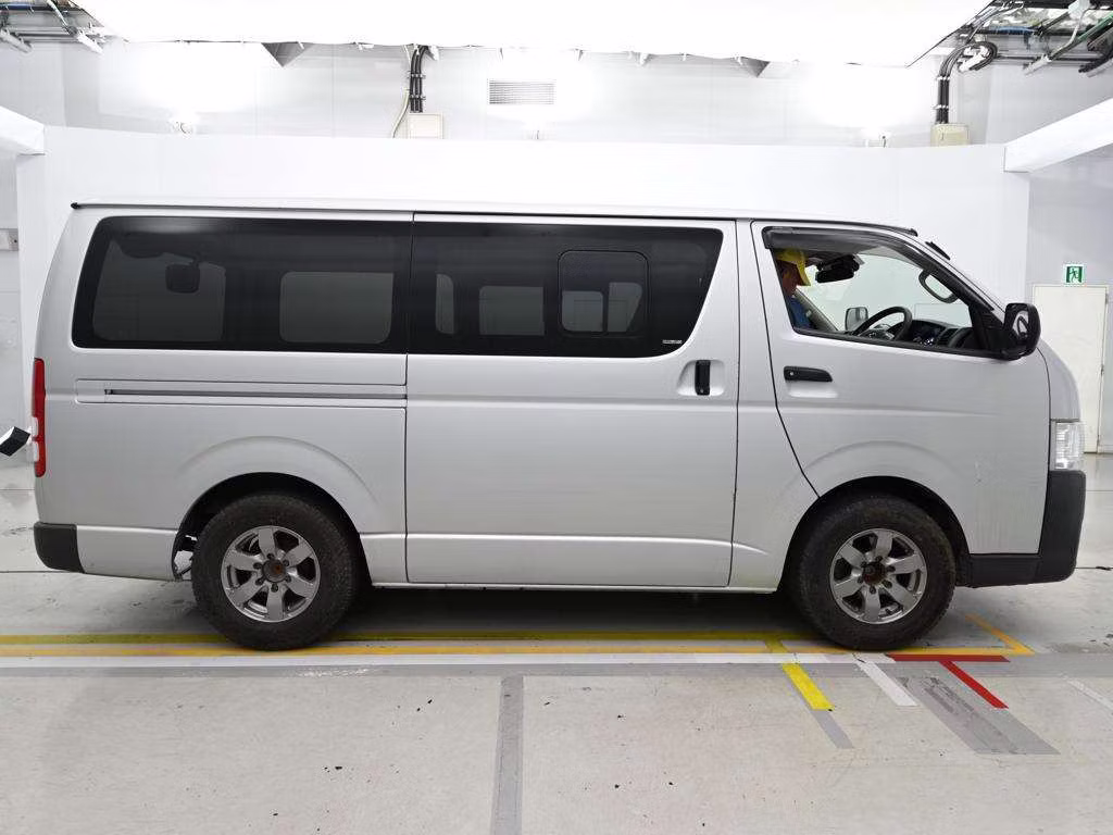 TOYOTA REGIUS ACE
