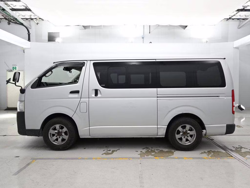 TOYOTA REGIUS ACE