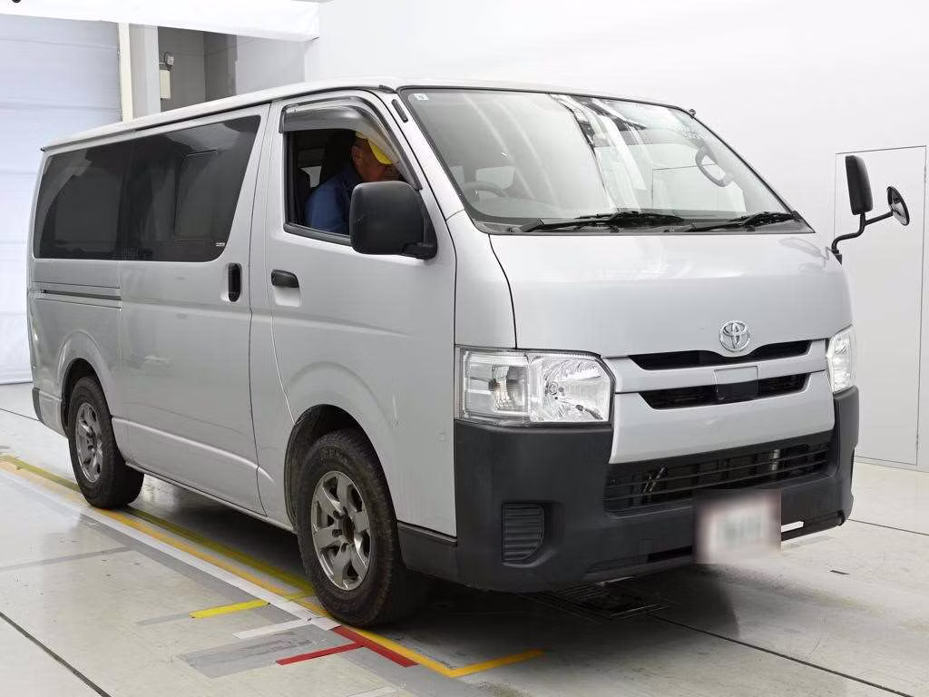 TOYOTA REGIUS ACE