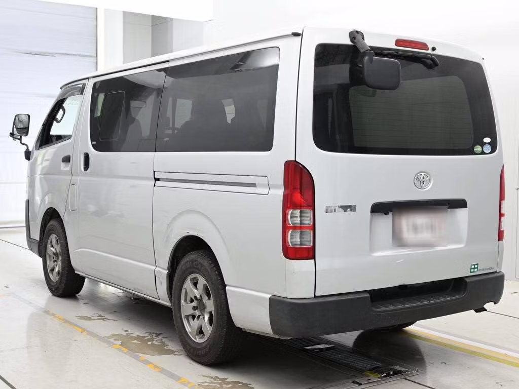 TOYOTA REGIUS ACE