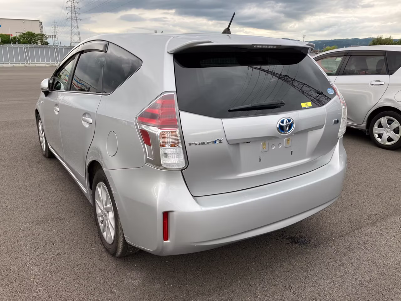 TOYOTA PRIUS ALPHA