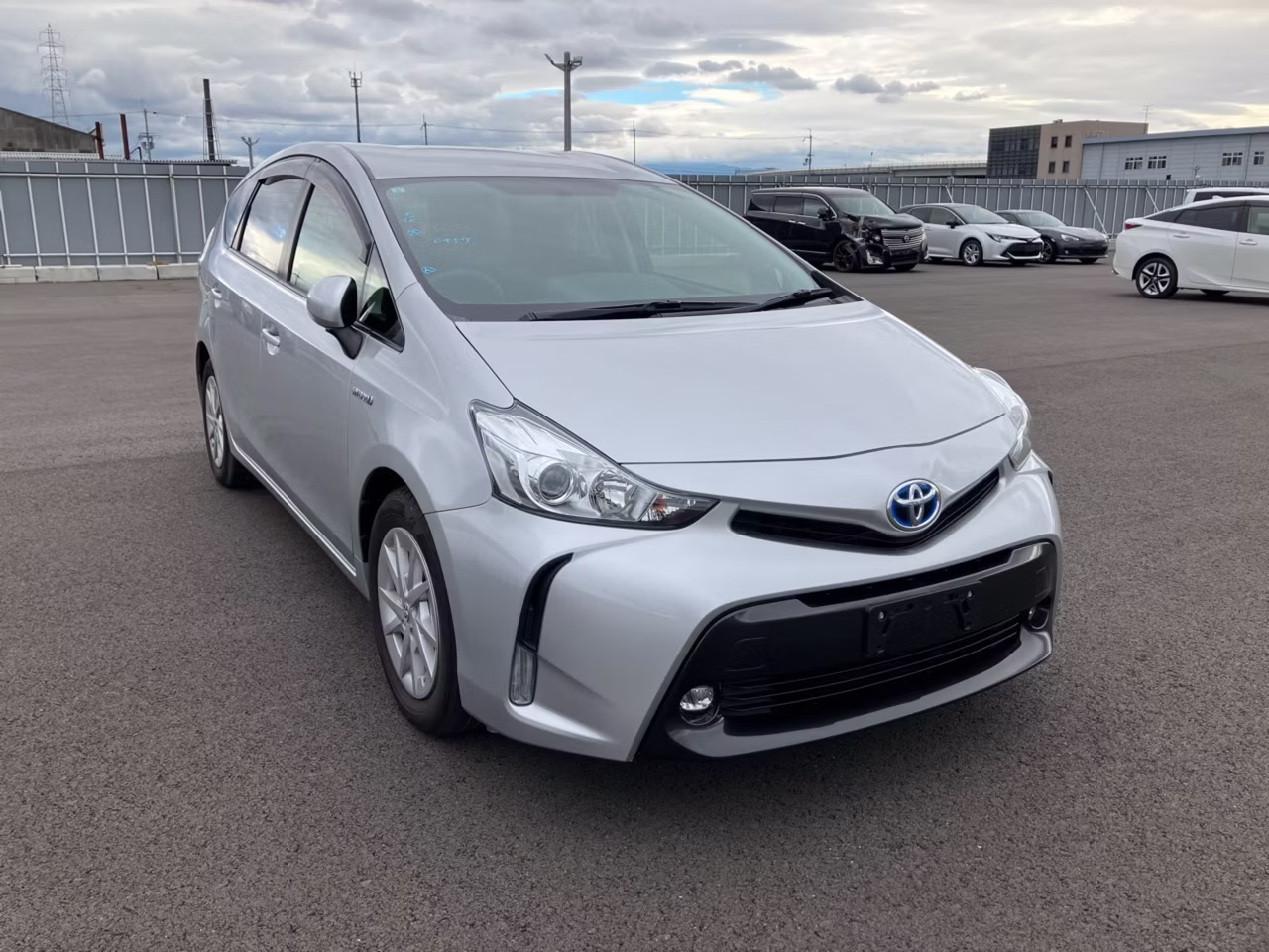 TOYOTA PRIUS ALPHA