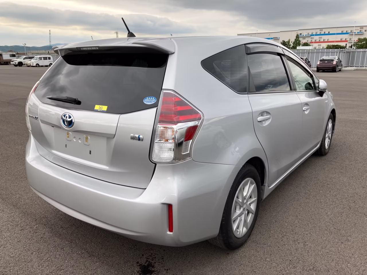 TOYOTA PRIUS ALPHA