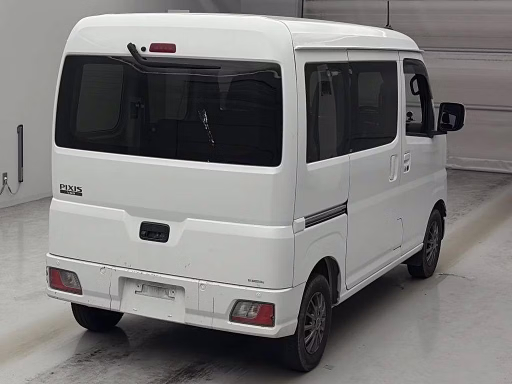TOYOTA PIXIS VAN