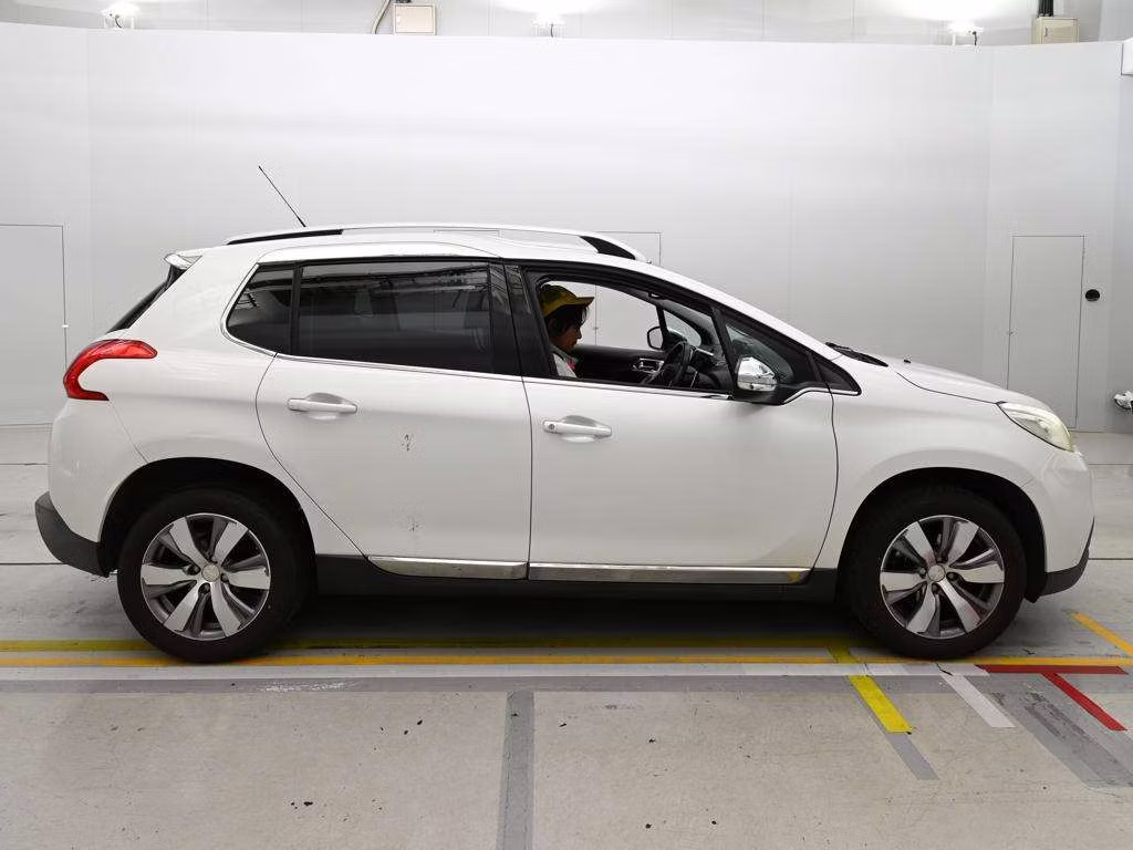 PEUGEOT 2008