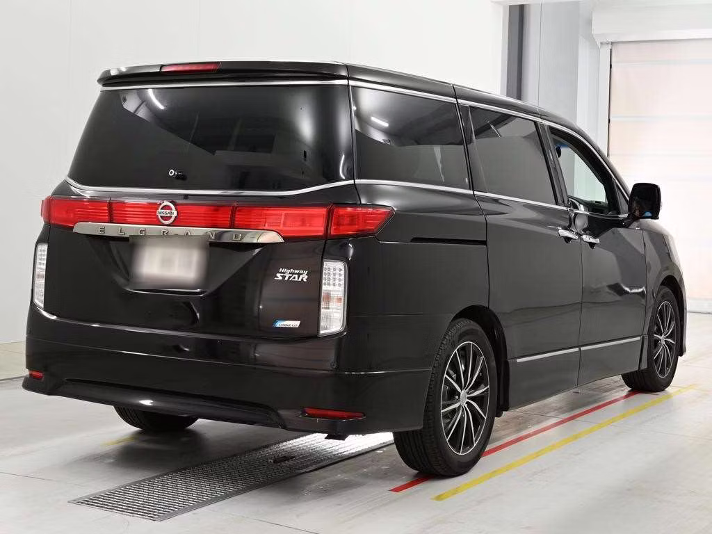 NISSAN ELGRAND