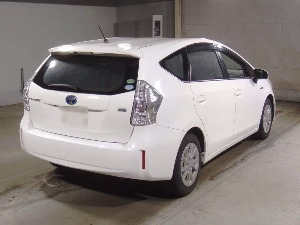 TOYOTA PRIUS ALPHA