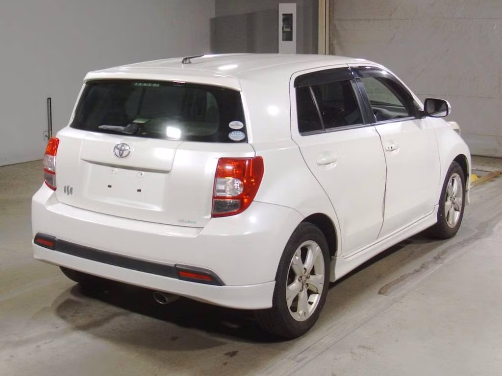 TOYOTA IST