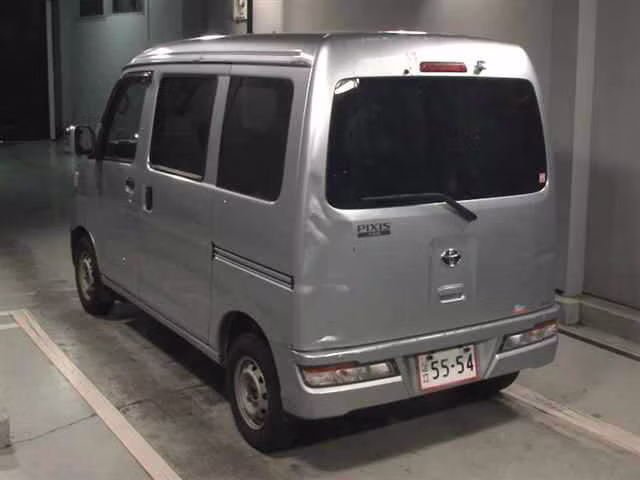 TOYOTA PIXIS VAN