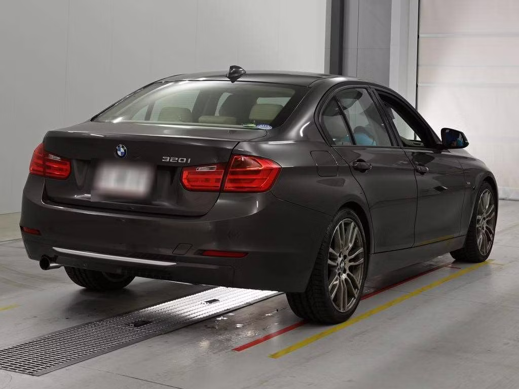 BMW 3-SERIES