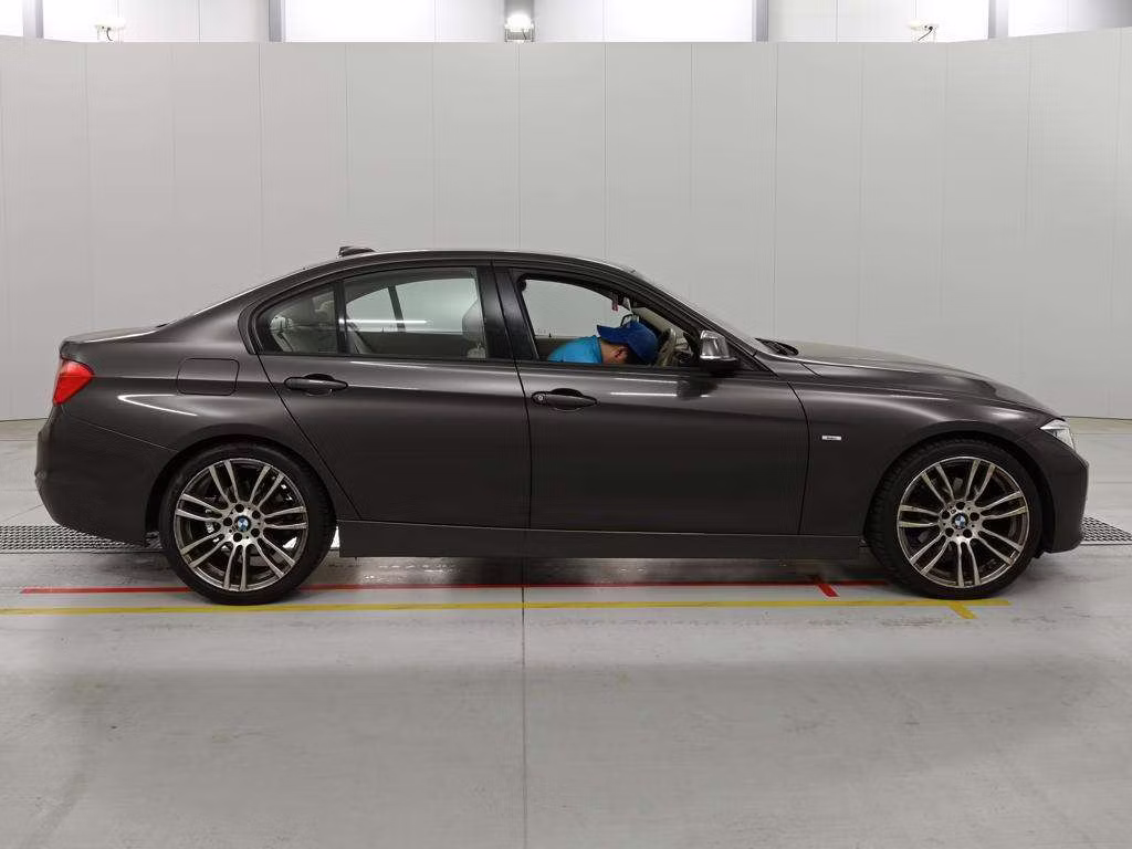 BMW 3-SERIES