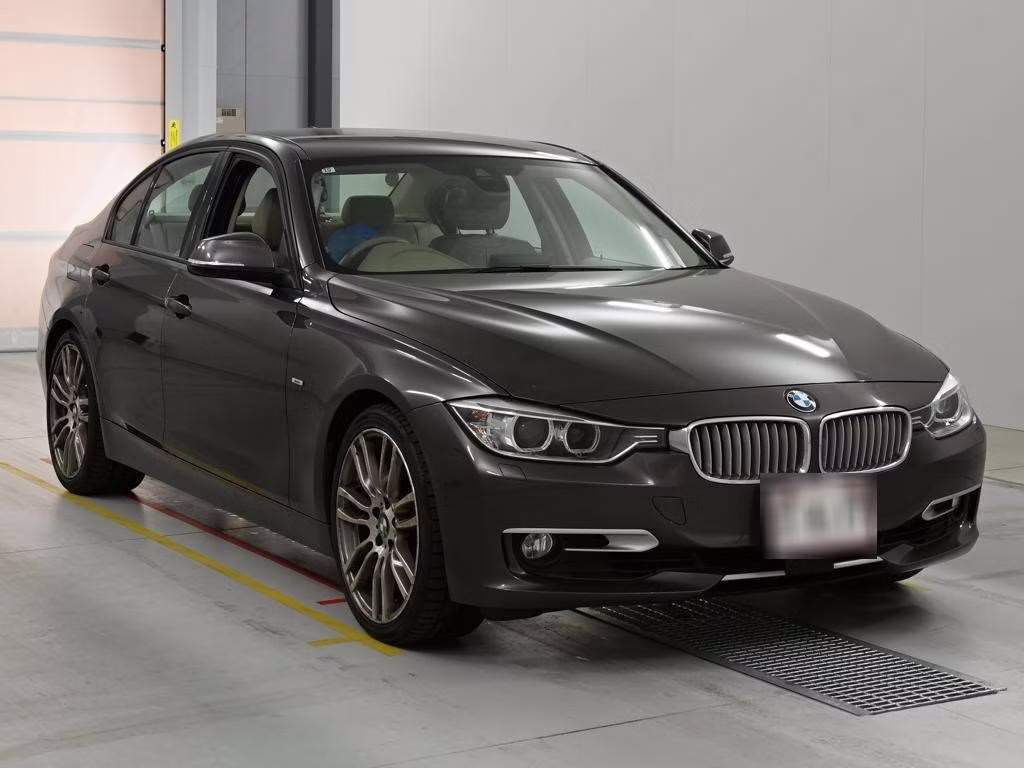 BMW 3-SERIES